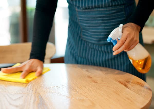 Cómo limpiar los muebles de madera